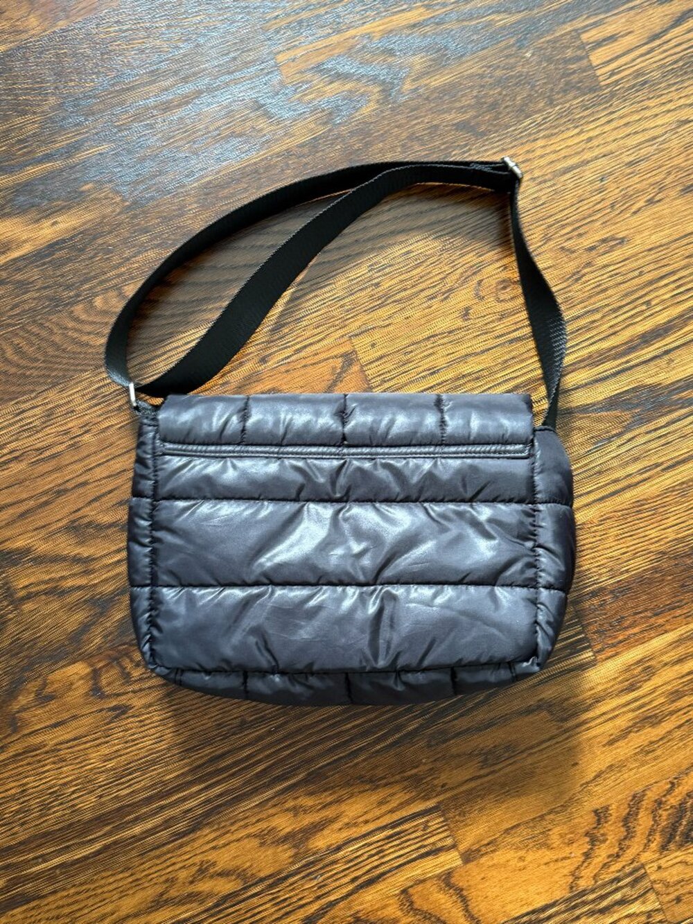 Weekday Puffer Bag *** Euc View 2